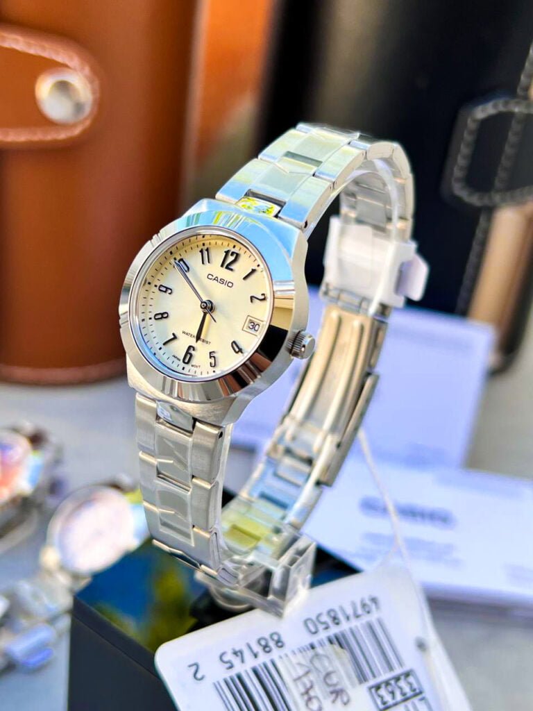 Reloj Casio RETRO (LTP-1241D-7A2DF)