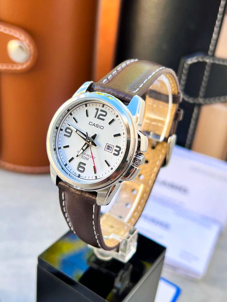 Reloj Casio RETRO (LTP-1314L-7AVDF)