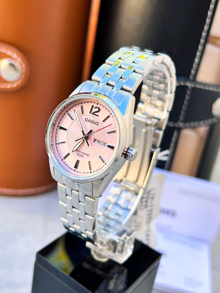 Reloj Casio RETRO (LTP-1335D-5AVDF)