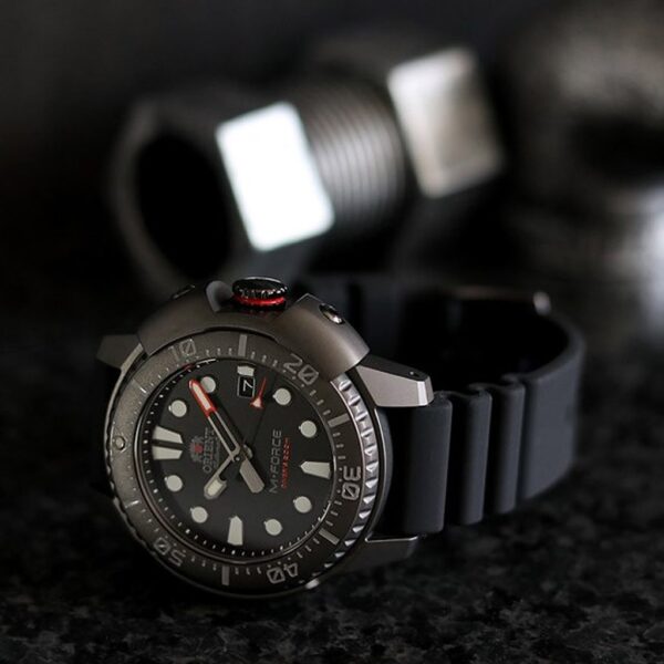 Reloj Orient  (RA-AC0L03B) M Force Diver  Mecánico con Correa de Silicona de 45 mm - Imagen 2