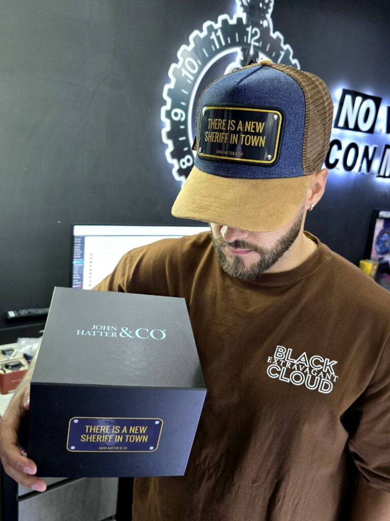 Gorra de lujo John Hatter There is a New Sheriff in Town - Hay un Nuevo Sheriff en la Ciudad Aluminio Promo AyM