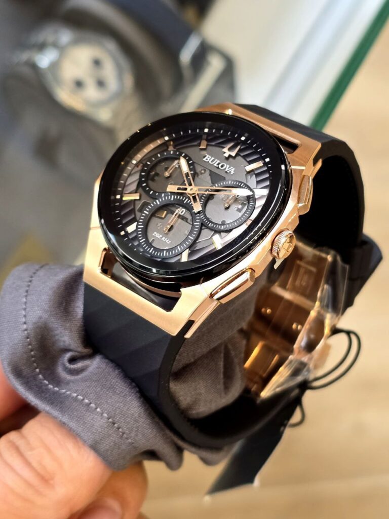 Reloj Bulova Curv (98A185) Cuarzo de alto rendimiento cronógrafo curv
