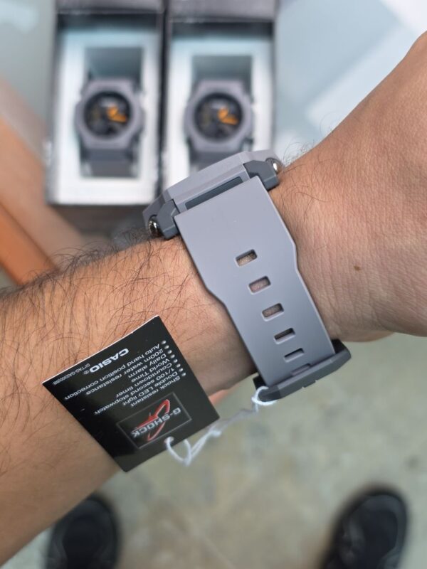 Reloj G-Shock Analógico Digital (GA-2300-8ADR) - Imagen 6