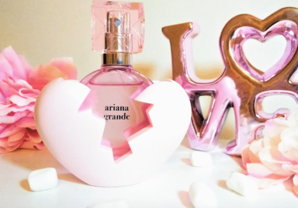 Perfume Thank U, Next De Ariana Grande - Imagen 3