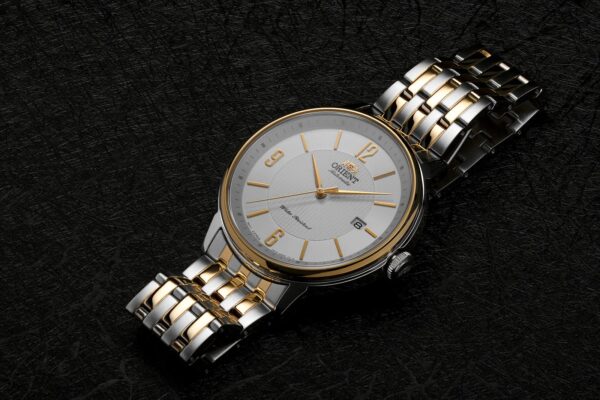 Reloj Orient automatico (RA-AC0J07S) Contemporary Correa de Metal - Imagen 3