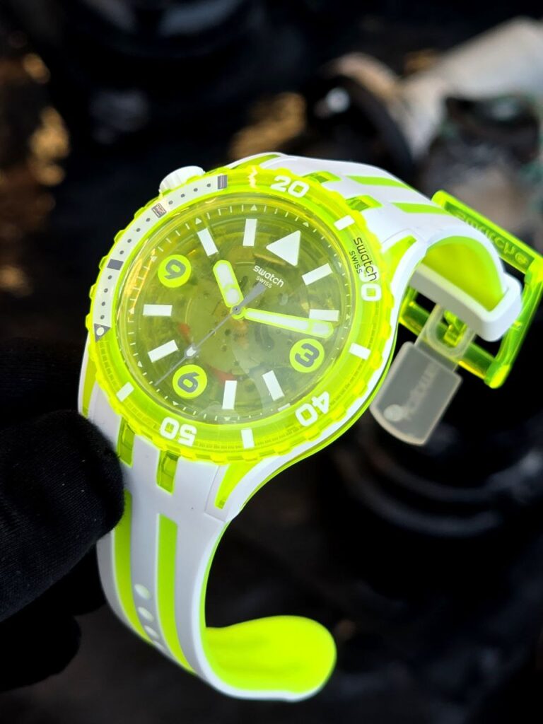 Reloj Swatch (SSCU09J100) EGG YOLK