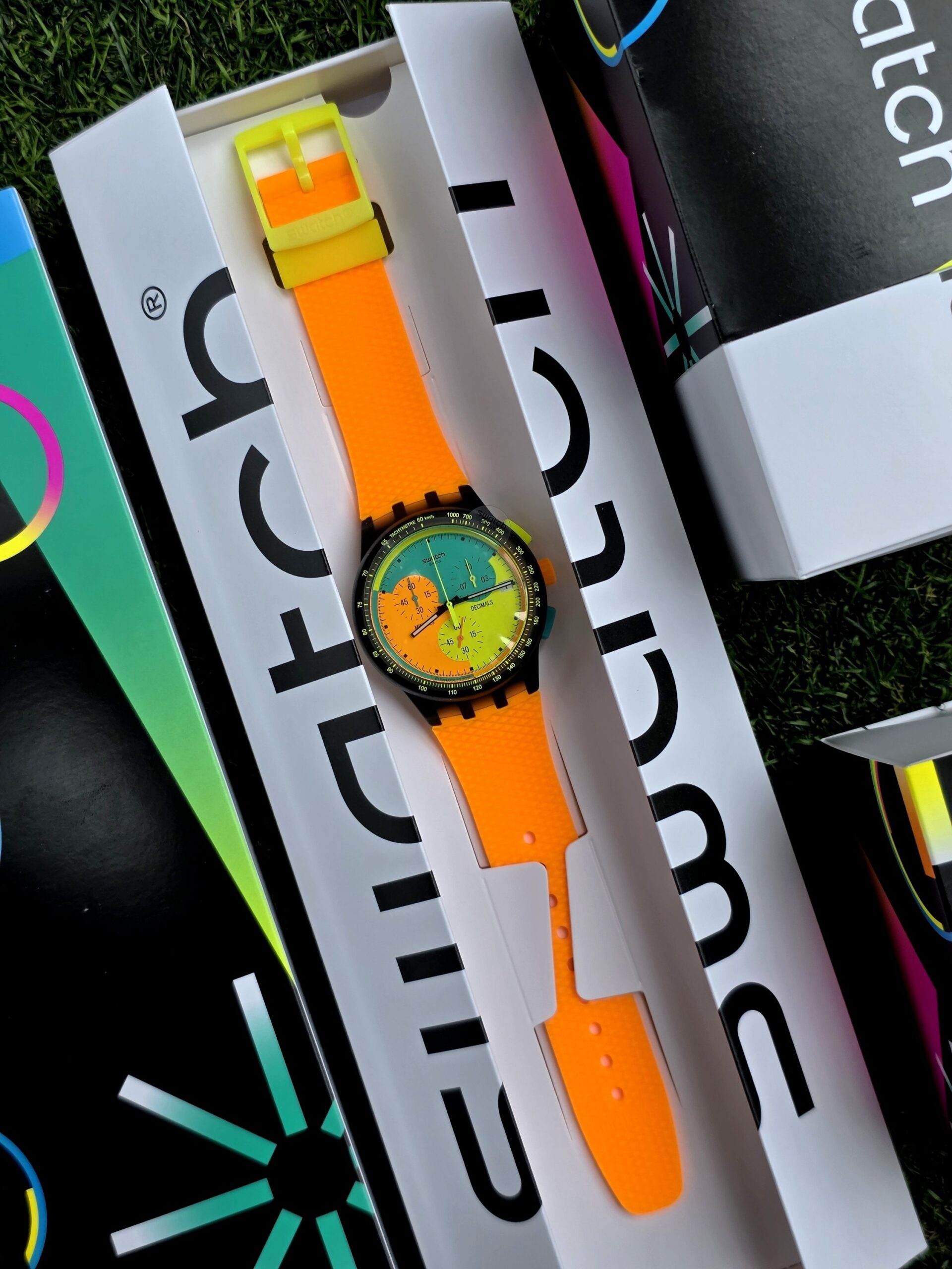 SWATCH NEON SIGNAL FLAG (SUSB422) 3 SWATCH NEON SIGNAL FLAG (SUSB422) - Imagen 3