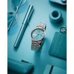 NJ0151-53M_Lifestyle_PDP_Alt_3